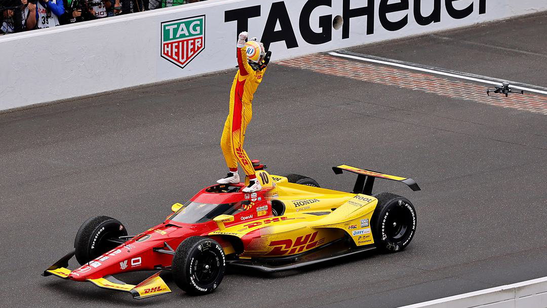 Race winner Alex Palou